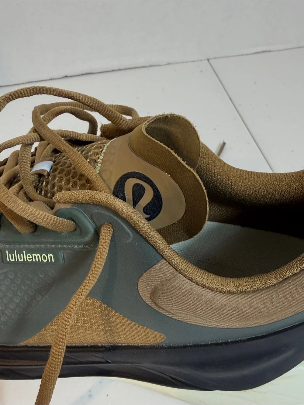 Lululemon Blissfeel Trail Women’s Running Shoe Style Number: W9EPZS